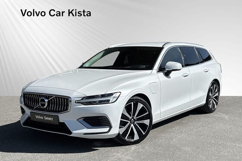 Vit Begagnad 2022 Volvo V60 Kombi | 359 900 kr (Marknadspris) - Bild 1/3