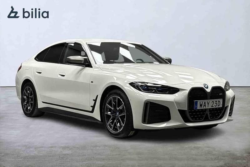 Vit Begagnad 2024 BMW i4 Sedan | 509 000 kr (Superpris) - Bild 1/1
