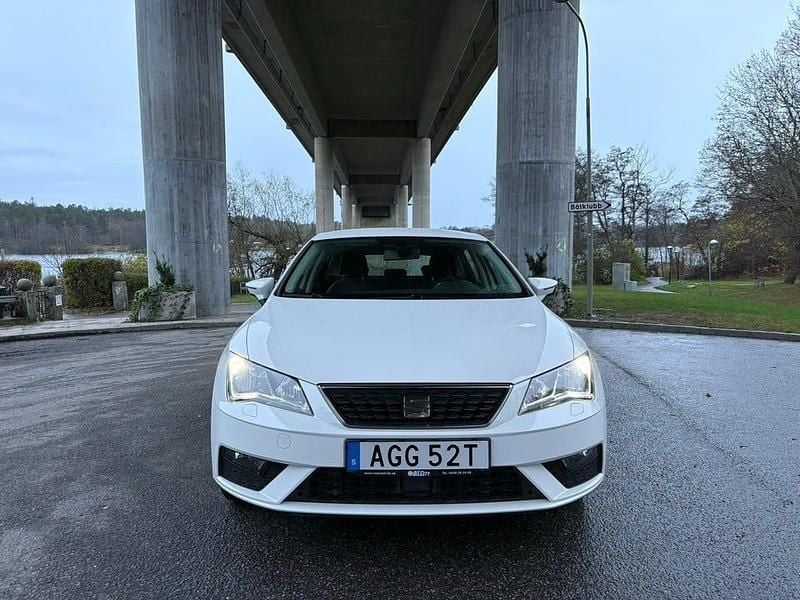 Begagnad Seat Leon ST 130 HK (95 kW) 2020 Vit Kombi