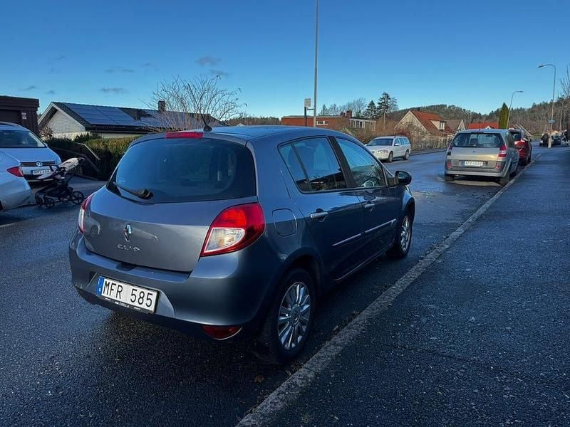 Begagnad Renault Clio R.S. 75 HK (55 kW) 2012 Halvkombi