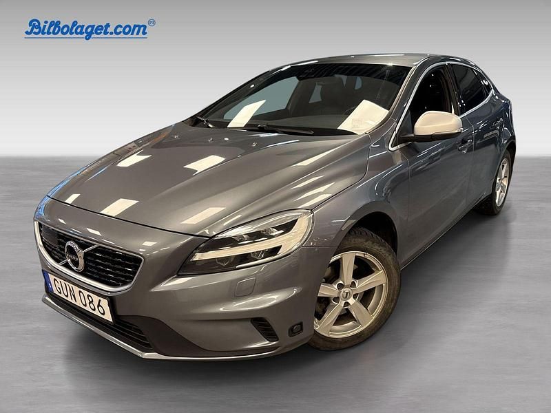 Grå Begagnad 2017 Volvo V40 R-Design Kombi | 169 900 kr (Marknadspris) - Bild 1/4