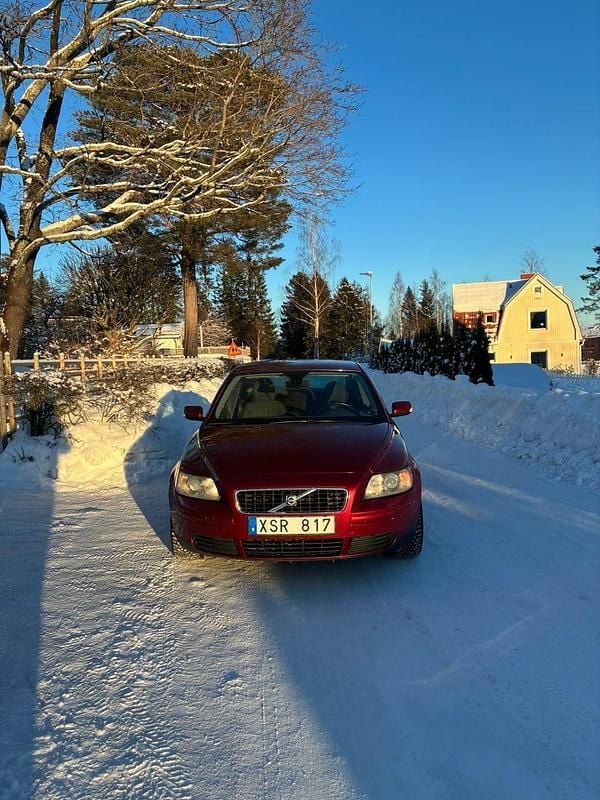 Begagnad 2006 Volvo S40 Sedan | 29 900 kr (Marknadspris) - Bild 1/4