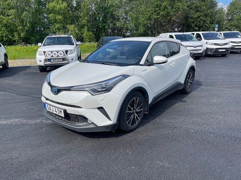 Vit Begagnad 2019 Toyota C-HR Executive SUV | 224 900 kr (Marknadspris) - Bild 1/3