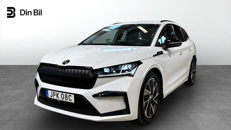 Vit Begagnad 2022 Skoda Enyaq iV SportLine SUV | 409 900 kr (Marknadspris) - Bild 1/4