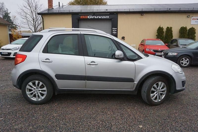 Begagnad Suzuki SX4 120 HK (88 kW) 2012 Grå Halvkombi