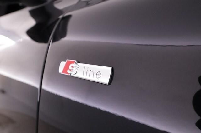 Begagnad Audi e-tron Sportback S-Line 314 kW (428 HK) 2025 Mytsvart metallic SUV