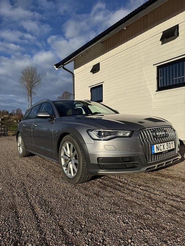 Grå Begagnad 2016 Audi A6 Allroad Sport Kombi | 239 000 kr (Marknadspris) - Bild 1/4