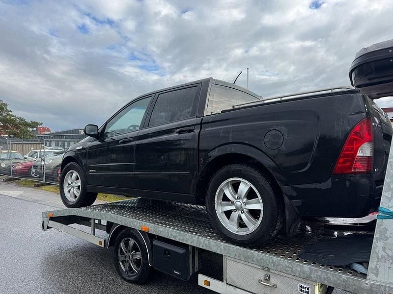 Svart (svart metallic) Begagnad 2008 Ssangyong (KGM) Actyon Van | 18 500 kr - Bild 1/4