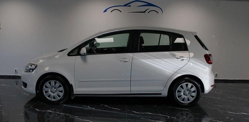 Vit Begagnad 2012 VW Golf VII Halvkombi | 69 800 kr (Bra pris) - Bild 1/4