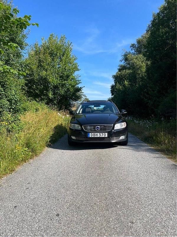 Begagnad 2016 Volvo V70 Kombi | 110 000 kr (Marknadspris) - Bild 1/4