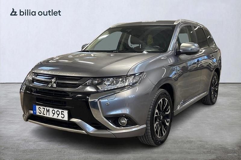 Begagnad Mitsubishi Outlander 203 HK (149 kW) 2018 Grå SUV