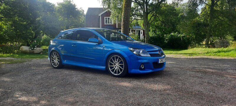 Blå Begagnad 2008 Opel Astra OPC Halvkombi | 82 000 kr - Bild 1/4