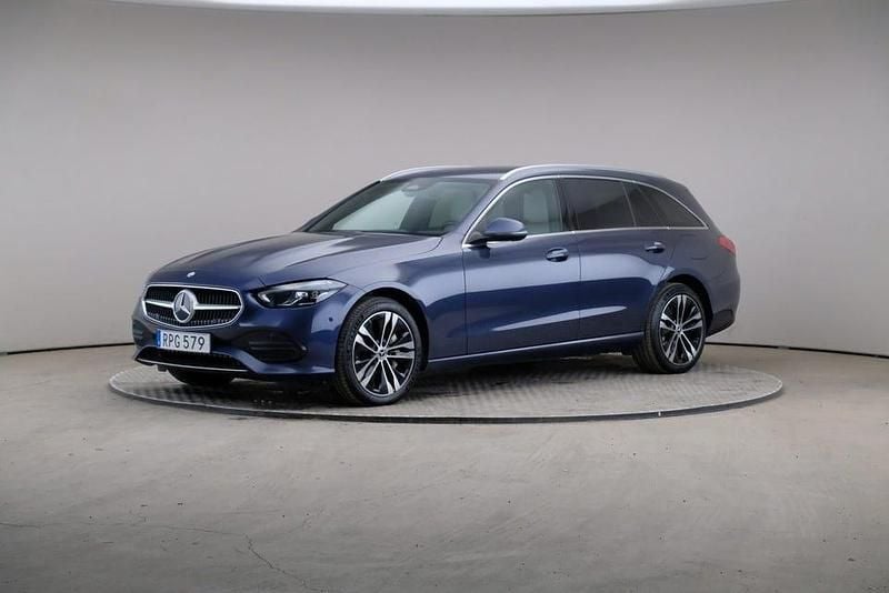 Begagnad Mercedes 300 313 HK (230 kW) 2023 Sodalitblå (metallic) Kombi