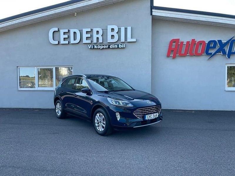 Blå Begagnad 2022 Ford Kuga SUV | 239 000 kr (Marknadspris) - Bild 1/4
