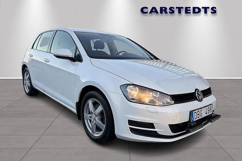 Vit Begagnad 2013 VW Golf VII Halvkombi | 107 800 kr (Lite dyr) - Bild 1/4