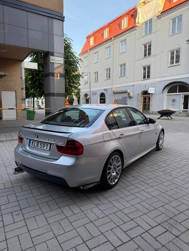 Begagnad BMW 325 Comfort Edition 218 HK (160 kW) 2008