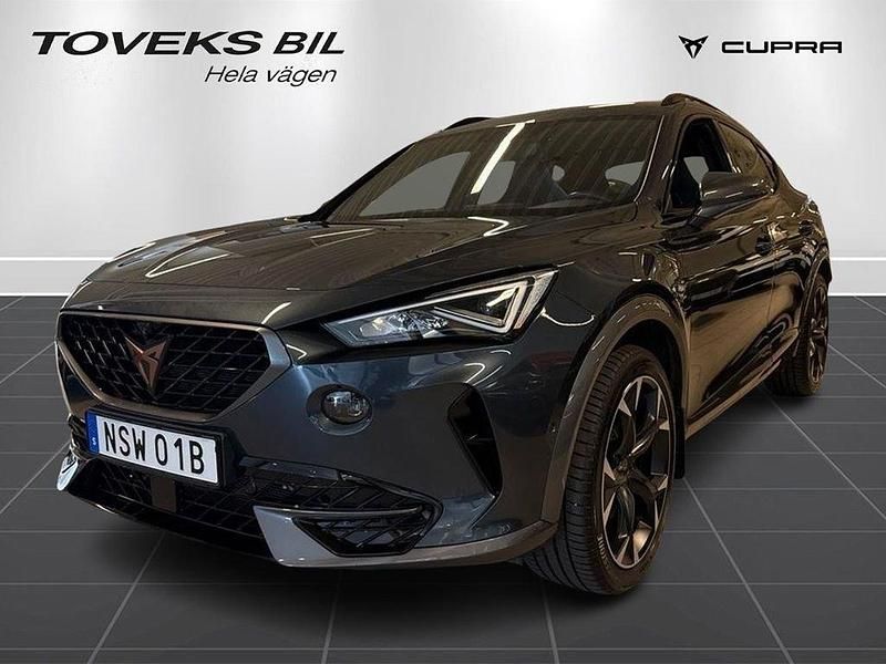 Grå Begagnad 2024 Cupra Formentor VZ SUV | 339 000 kr (Marknadspris) - Bild 1/4