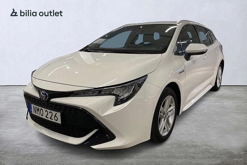 Vit Begagnad 2021 Toyota Corolla Active Kombi | 224 900 kr (Marknadspris) - Bild 1/4