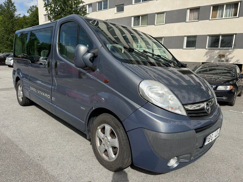 Grå Begagnad 2011 Opel Vivaro Van | 97 000 kr (Dyr) - Bild 1/4