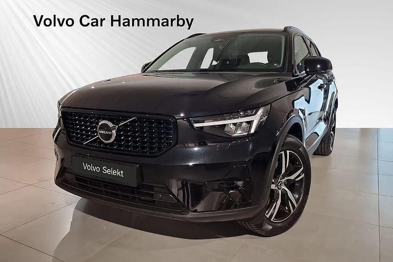 Begagnad 2025 Volvo XC40 SUV | 419 000 kr (Lite dyr) - Bild 1/3