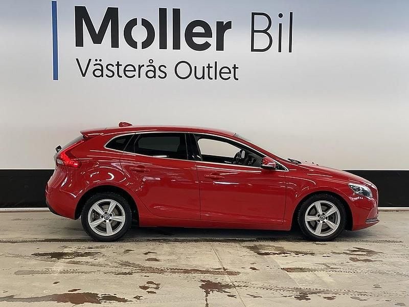 Begagnad Volvo V40 114 HK (83 kW) 2015 Röd