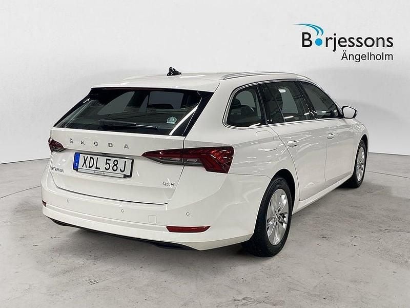 Begagnad Skoda Octavia 151 HK (111 kW) 2022 Vit Kombi