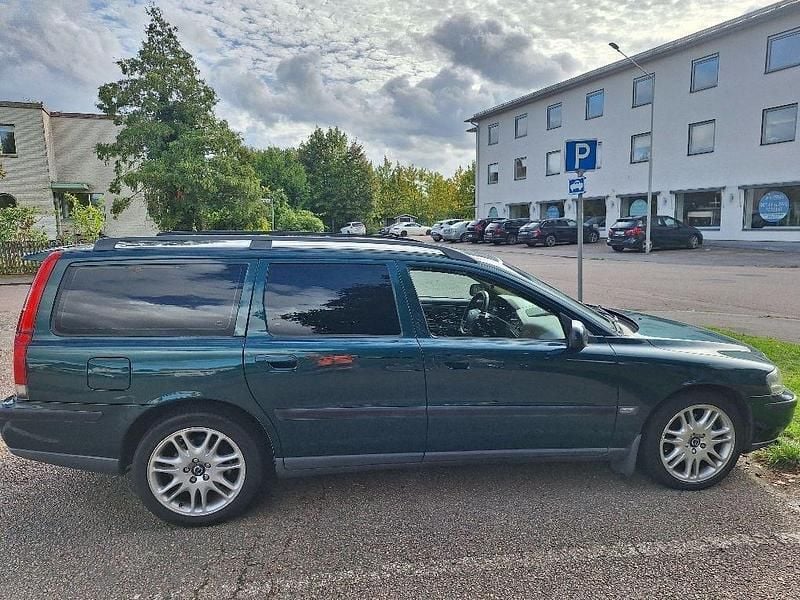 Grön Begagnad 2000 Volvo V70 Kombi | 20 000 kr (Superpris) - Bild 1/4