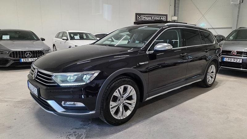 Svart Begagnad 2016 VW Passat Alltrack Kombi | 169 500 kr (Marknadspris) - Bild 1/4