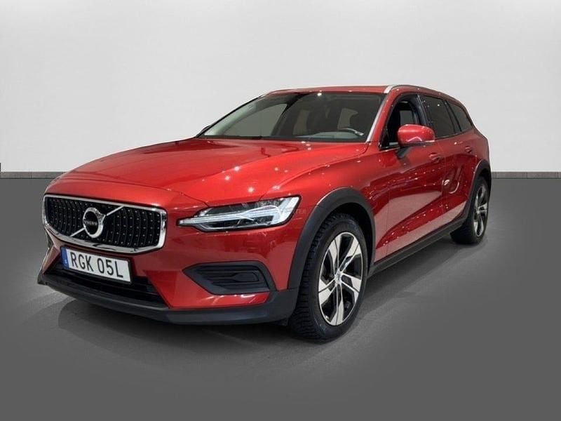 Röd Begagnad 2021 Volvo V60 CC Momentum Kombi | 359 000 kr (Marknadspris) - Bild 1/4