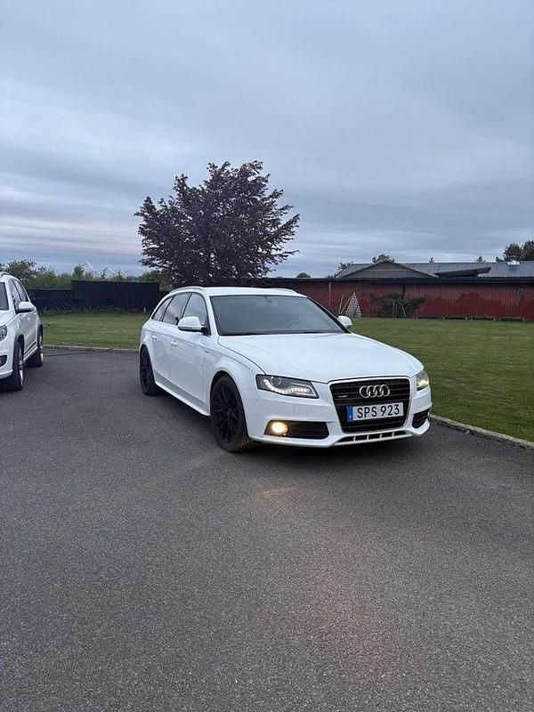 Vit Begagnad 2009 Audi A4 S-Line Kombi | 100 000 kr (Lite dyr) - Bild 1/4