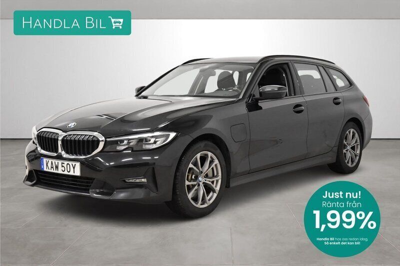 Svart Begagnad 2020 BMW 330e Sport Line Kombi | 289 900 kr (Marknadspris) - Bild 1/3
