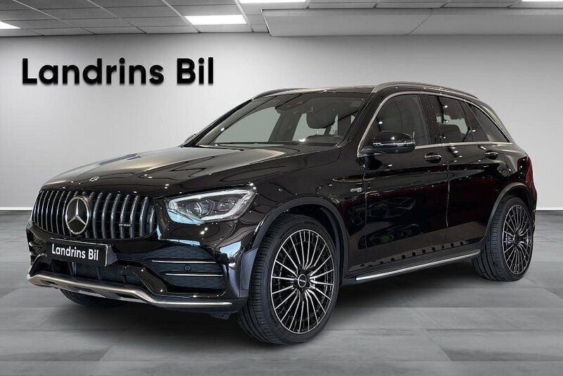 Svart (obsidiansvart metallic) Begagnad 2019 Mercedes GLC43 AMG Premium Plus SUV | 569 000 kr (Bra pris) - Bild 1/4