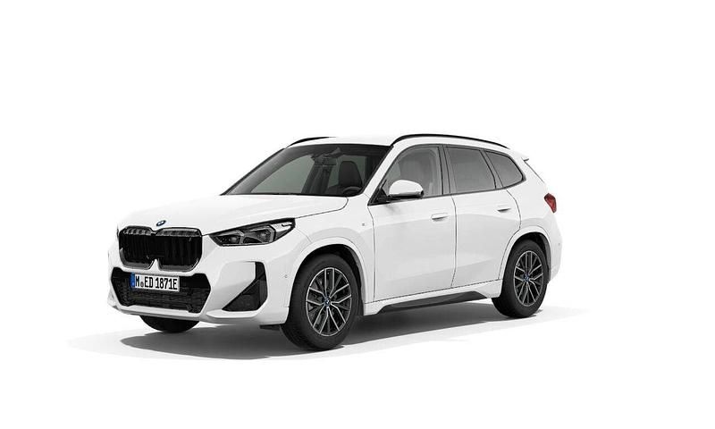 Vit Begagnad 2023 BMW iX1 M Sport SUV | 489 900 kr (Marknadspris) - Bild 1/2
