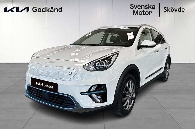 Vit Begagnad 2022 Kia e-Niro SUV | 269 200 kr (Superpris) - Bild 1/4