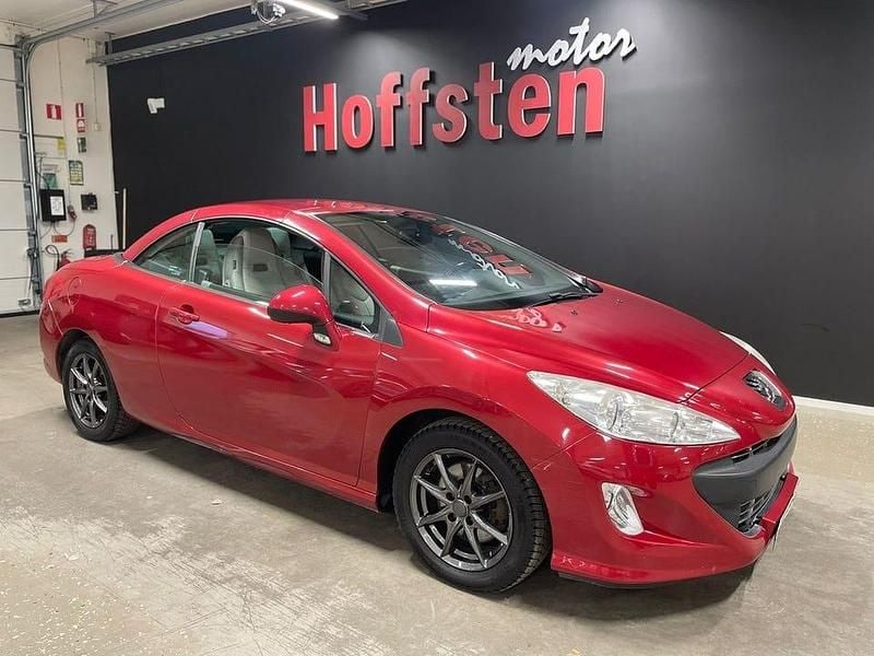 Mörkröd Begagnad 2009 Peugeot 308 CC Cab | 64 900 kr (Marknadspris) - Bild 1/4