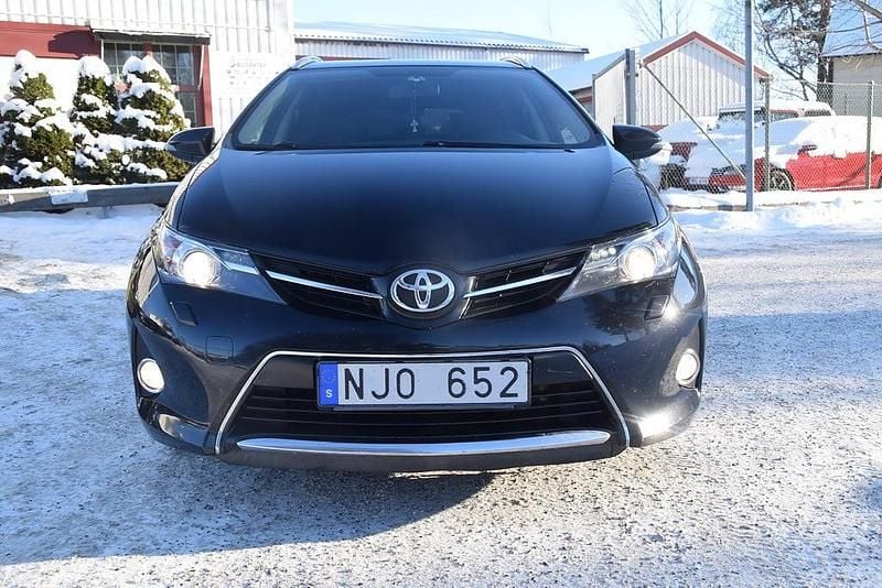 Begagnad Toyota Auris Touring Sports Active 132 HK (97 kW) 2013 Svart met Kombi