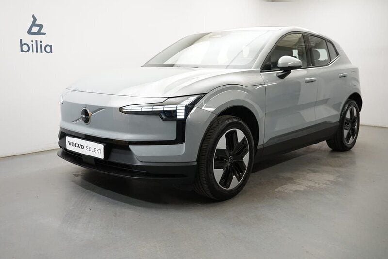 Grå Begagnad 2024 Volvo EX30 Core SUV | 339 900 kr (Superpris) - Bild 1/3