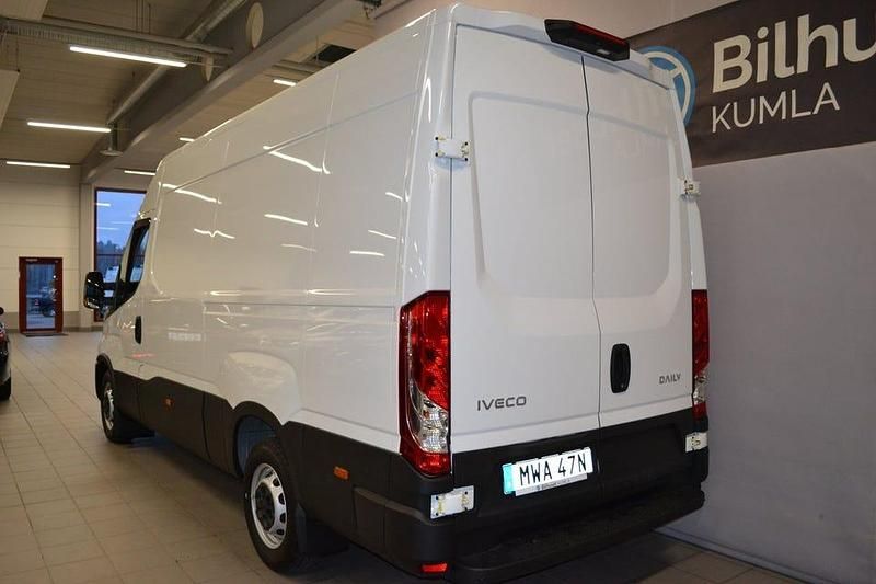Ny Iveco Daily 136 HK (100 kW) 2025 Vit Van