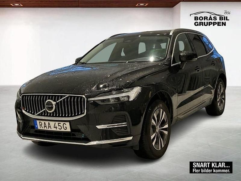 Svart Begagnad 2023 Volvo XC60 Core SUV | 429 000 kr (Marknadspris) - Bild 1/2