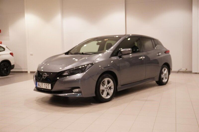 Grå/silver Begagnad 2023 Nissan Leaf Acenta Halvkombi | 204 800 kr (Bra pris) - Bild 1/4