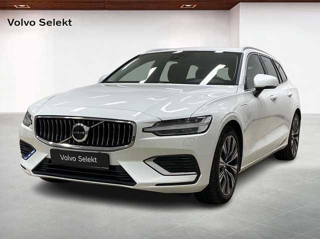 Vit Begagnad 2024 Volvo V60 Core Kombi | 369 000 kr (Marknadspris) - Bild 1/4