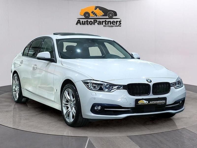 Begagnad BMW 330e iPerformance 184 HK (135 kW) 2017 Vit Sedan