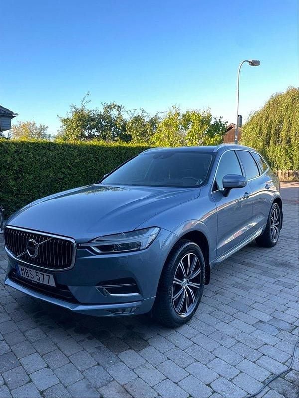 Blå Begagnad 2018 Volvo XC60 Inscription SUV | 355 000 kr (Bra pris) - Bild 1/4
