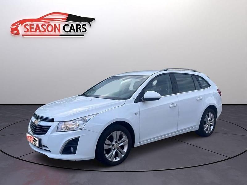 Vit Begagnad 2013 Chevrolet Cruze Kombi | 49 900 kr (Marknadspris) - Bild 1/3