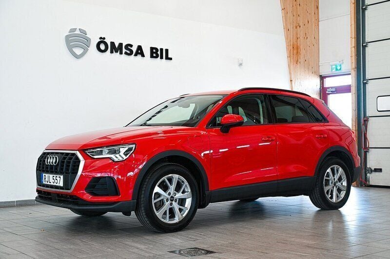 Röd Begagnad 2021 Audi Q3 Proline SUV | 269 800 kr (Marknadspris) - Bild 1/4