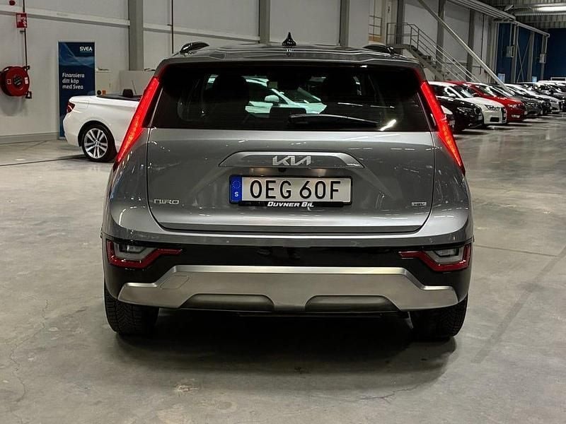 Begagnad Kia Niro Advance 141 HK (103 kW) 2023 Grå SUV