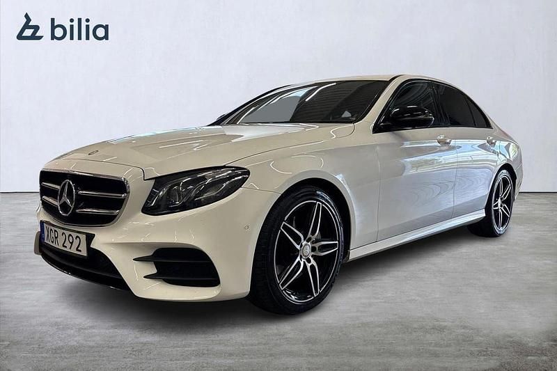 Vit Begagnad 2016 Mercedes E220 AMG Sedan | 259 900 kr (Marknadspris) - Bild 1/4