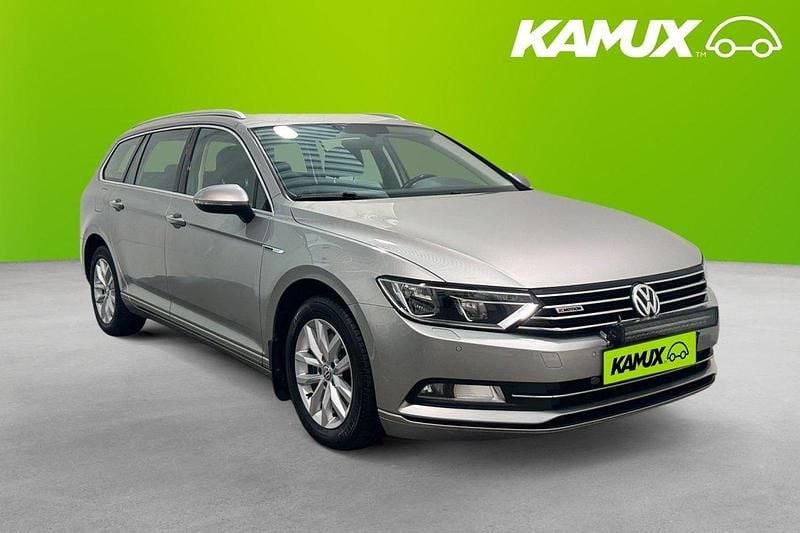 Silver/grå Begagnad 2016 VW Passat Kombi | 179 800 kr (Bra pris) - Bild 1/4
