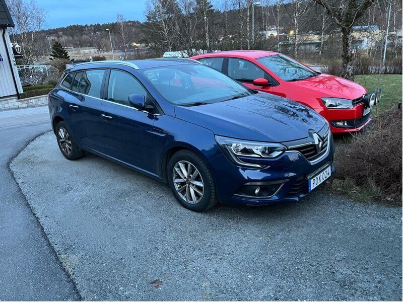 Blå Begagnad 2017 Renault Mégane GrandTour Kombi | 95 000 kr (Marknadspris) - Bild 1/4