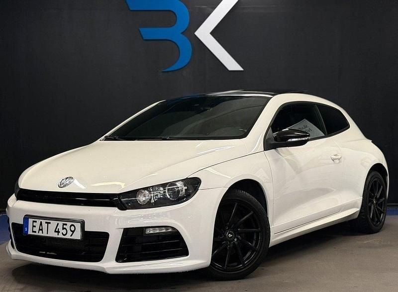 Vit Begagnad 2012 VW Scirocco R-line Sportkupé | 119 900 kr - Bild 1/4